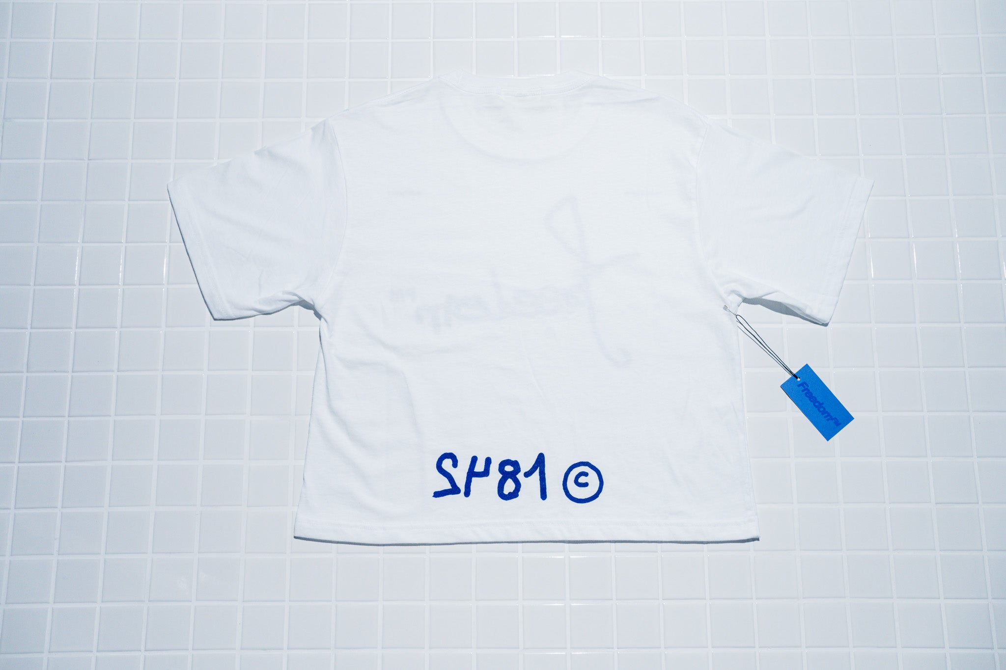 CLASSIC LOGO CROP TOP - LIGHT TEE - WHITE