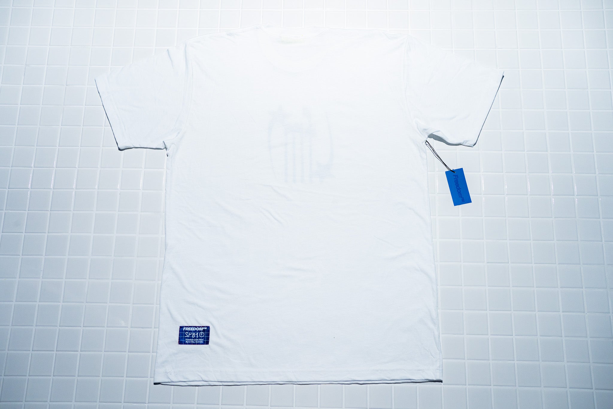 STAR LOGO LIGHT TEE - WHITE